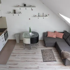 Prtr W/ Free Parking Apartmán